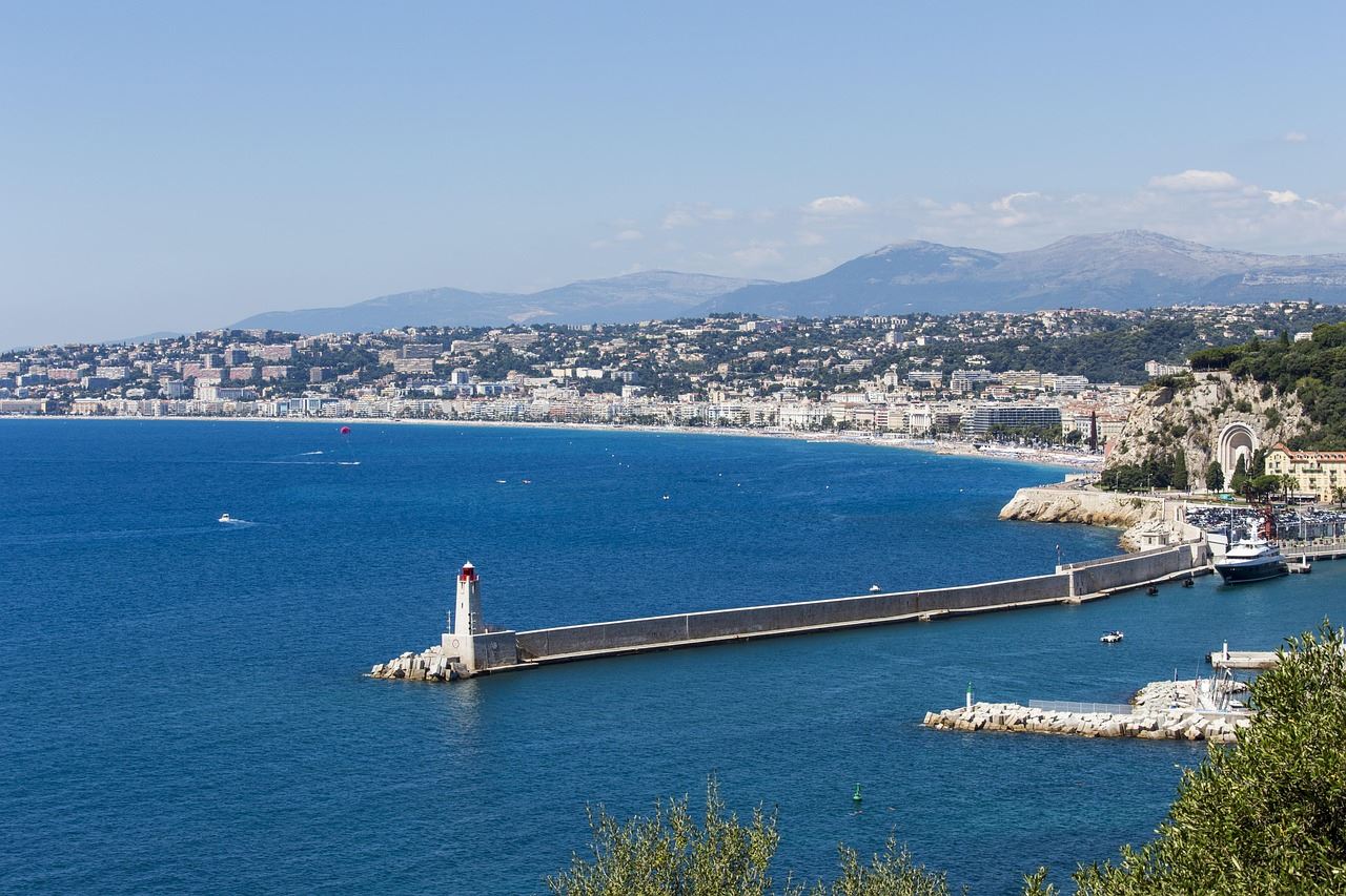 Photo of the water on the coast of Nice France